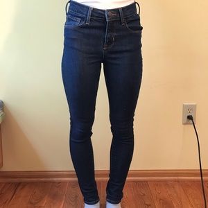 High rise dark denim skinny jeans!